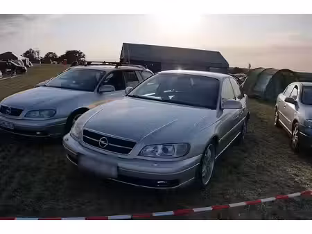 Opel Omega 