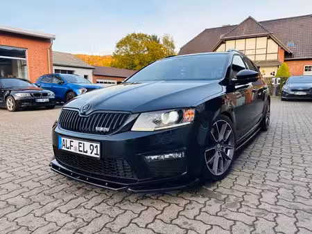 Škoda Octavia RS 2.0 TSI 220