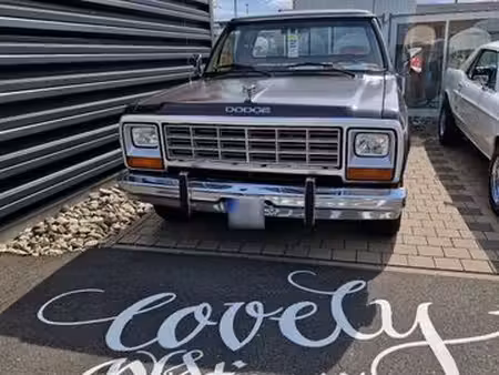 Dodge D Series 