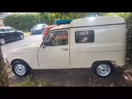 Renault R4 4L