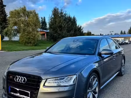 Audi A8 S8 V8 4.0 TFSI 605 quattro