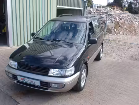 Mitsubishi Space Runner 1.8