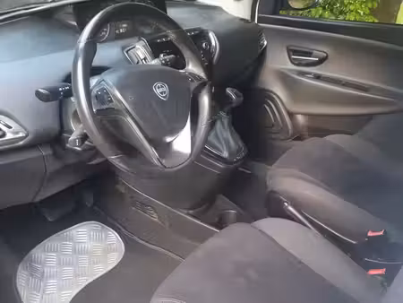 Lancia Ypsilon 0.9 85