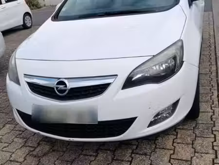 Opel Astra 1.2 90