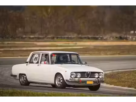 Alfa Romeo Giulia 2000 2.0