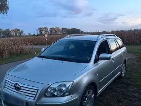 Toyota Avensis 2.0 147 Sol