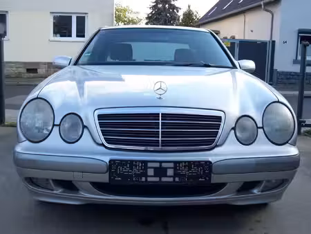 Mercedes-Benz Classe E E 220 2.1 CDI 143 Elegance