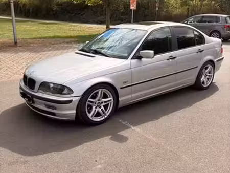 BMW Série 3 318i 1.9 118