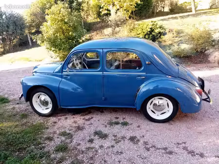 Renault 4CV 