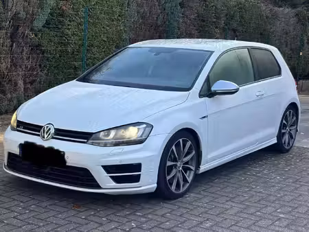 Volkswagen Golf R 2.0 TSI 300 4Motion