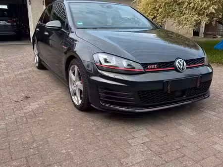 Volkswagen Golf GTI 2.0 TFSI 230