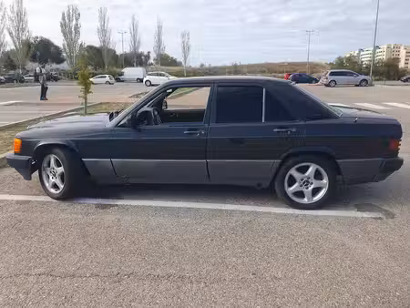 Mercedes-Benz 190 2.5