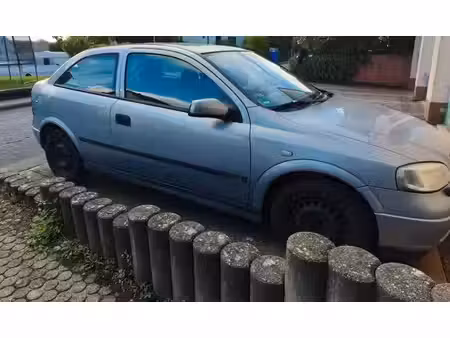 Opel Astra 1.2 75