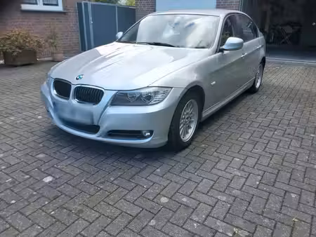 BMW Série 3 318i 2.0 143