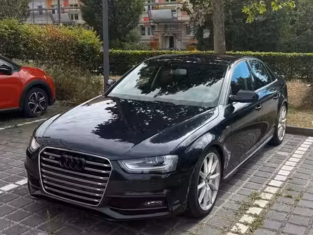 Audi A4 2.0 TDI 190 S line
