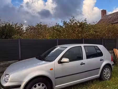 Volkswagen Golf 75