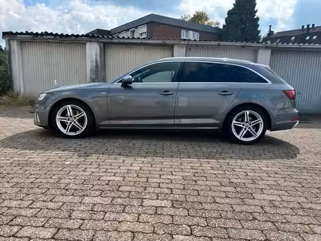 Audi A4 2.0 TDI 150 S line