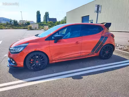 Renault Clio RS Trophy 1.6 T 220