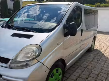 Renault Trafic 2.5 dCi 135