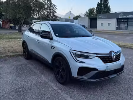 Renault Arkana E-Tech 1.6 145 RS Line