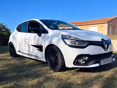 Renault Clio RS Trophy 1.6 T 220