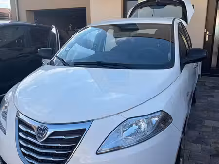 Lancia Ypsilon 1.2 69