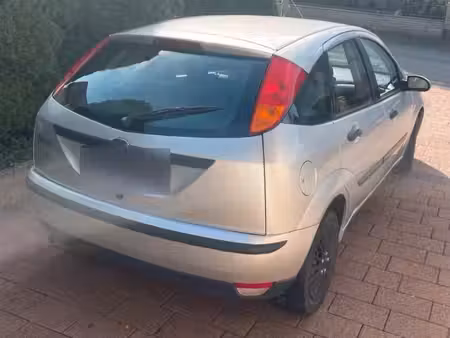 Ford Focus 1.6 100
