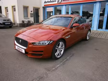Jaguar XE P380 2.0 180 Portfolio