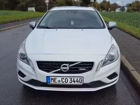 Volvo V60 D3 2.0 163 R Design