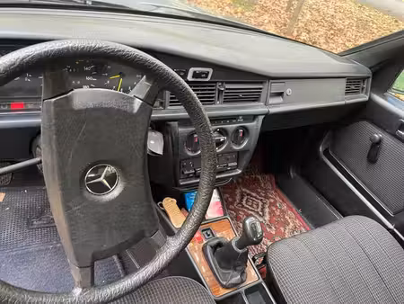 Mercedes-Benz 190