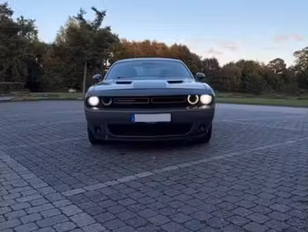 Dodge Challenger SXT