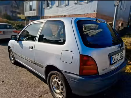 Toyota Starlet 1.3 75