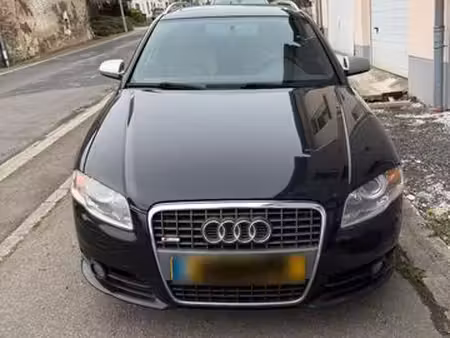 Audi A4 V6 3.0 S line quattro