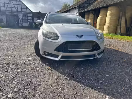 Ford Focus ST 2.0 250