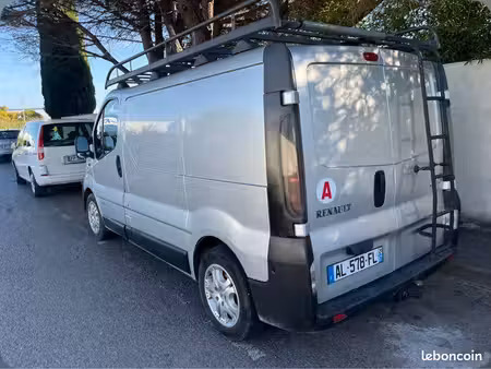Renault Trafic 2.5 dCi 140