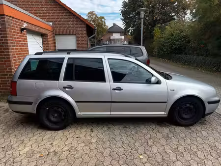 Volkswagen Golf 1.6 105