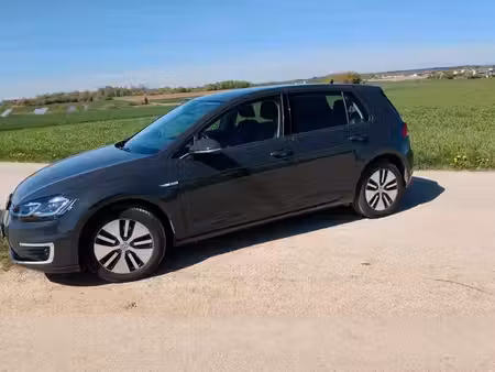 Volkswagen Golf 136 SE