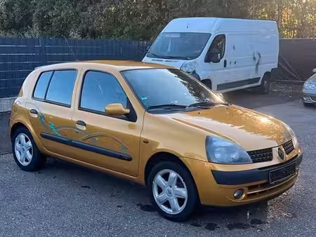 Renault Clio 75