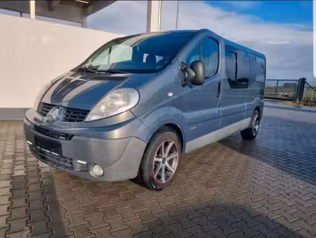 Renault Trafic 2.5 dCi 146