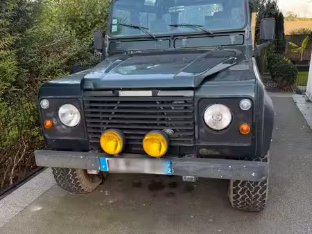 Land Rover Defender 2.0 122