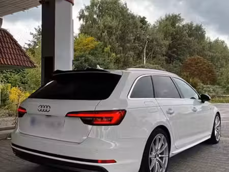 Audi A4 2.0 TDI 150 S line
