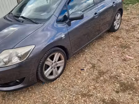 Toyota Auris 2.2 177 Clean Power