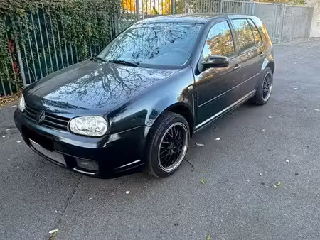 Volkswagen Golf 1.6 100