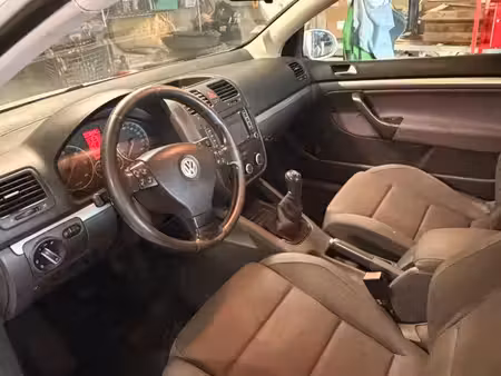 Volkswagen Golf 2.0 TDI 136