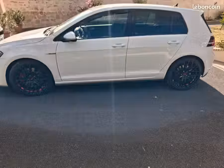 Volkswagen Golf GTI 2.0 TFSI 230