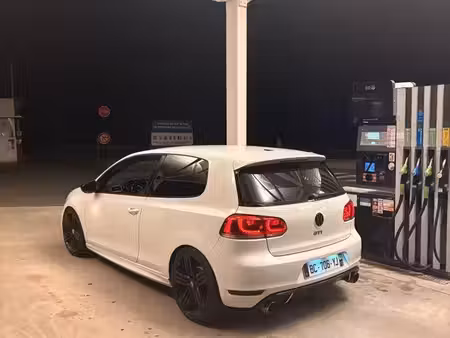 Volkswagen Golf GTI 2.0 TSI 210