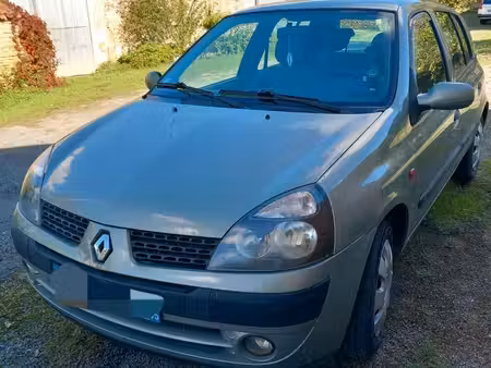 Renault Clio 75