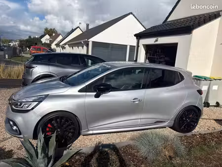Renault Clio RS Trophy 1.6 T 220