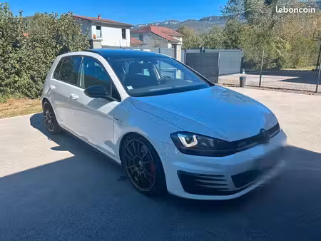 Volkswagen Golf GTI 2.0 TSI 230 Performance