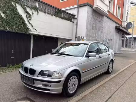 BMW Série 3 318i 1.9 118